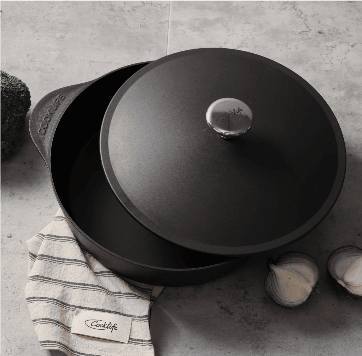 5.5 Quart Cast Iron Dutch Oven