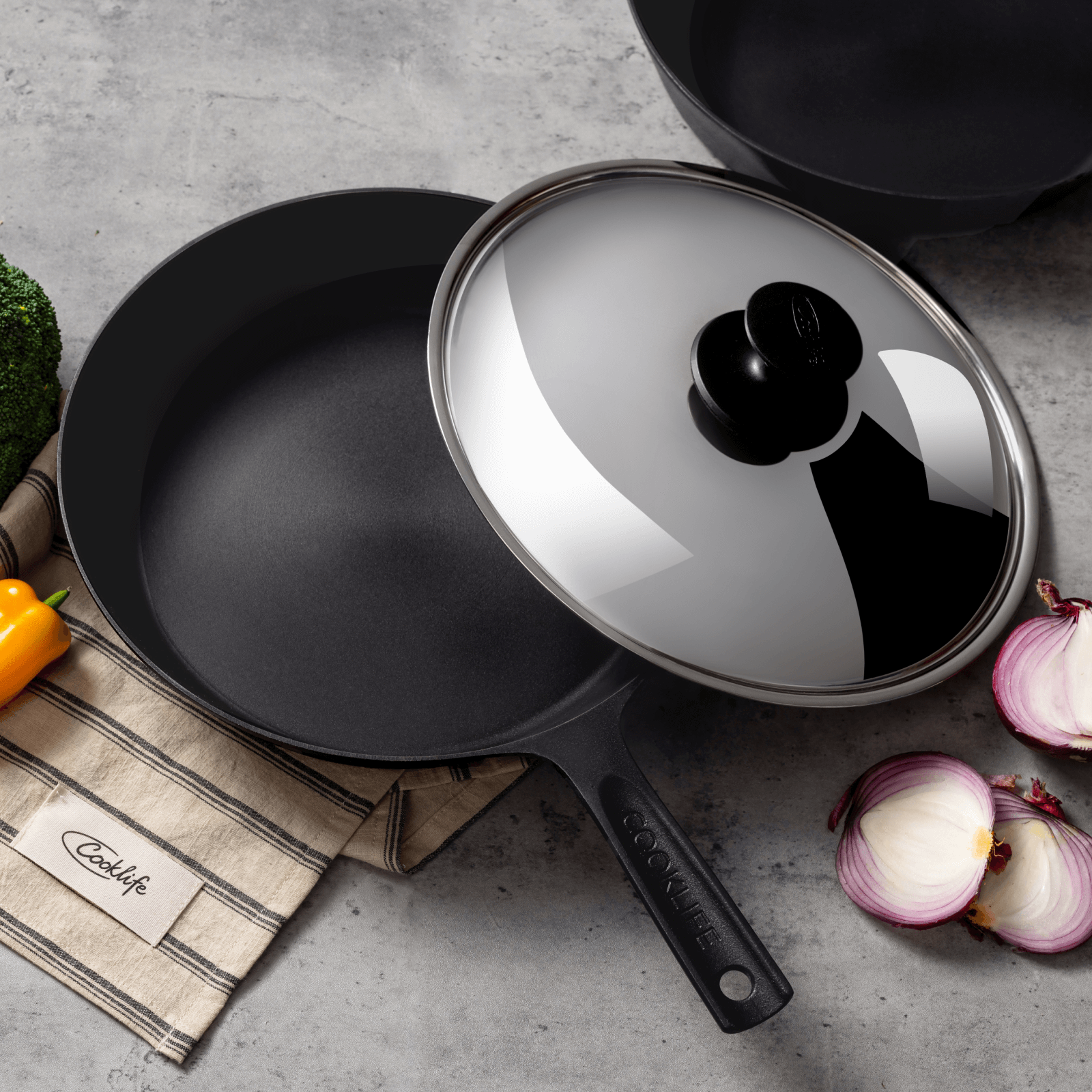 10 Inch Cast Iron Skillet with Lid