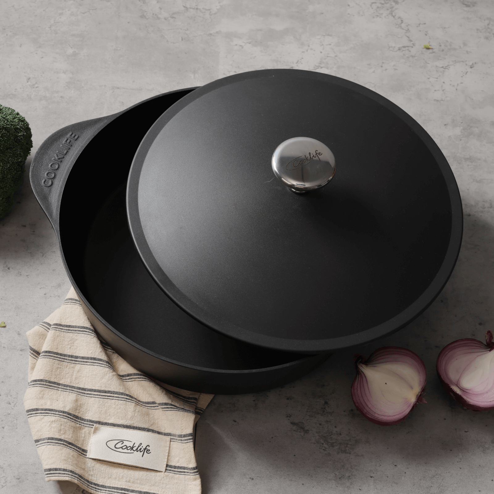 5.5 Quart Cast Iron Dutch Oven